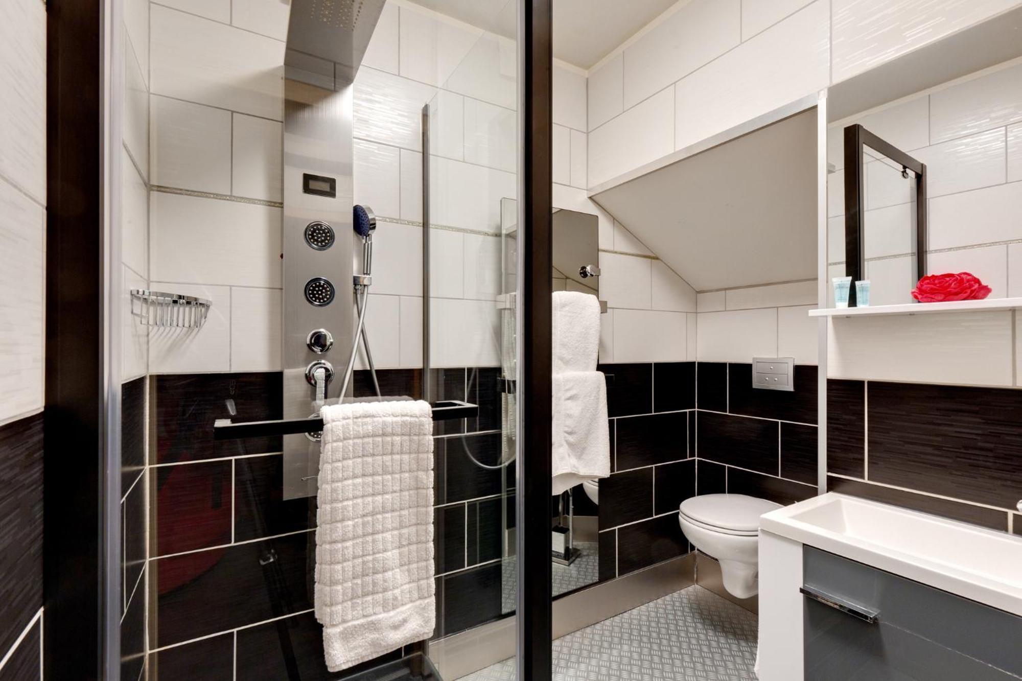 Brooklyn Jacuzzi Apartment *